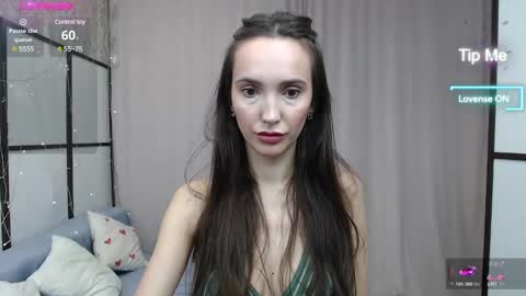 Snapshot of lillian_clark7 chatting on February 13, 8:17 am Lillian online show from February 13, 8:17 am