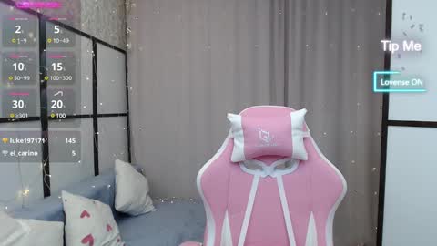 Snapshot of lillian_clark7 chatting on February 15, 11:06 am Lillian online show from February 15, 11:06 am