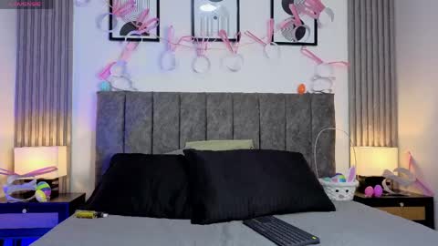 lillian_lee1 online show from April 3, 10:08 pm