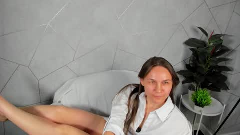 lillian_white1 online show from February 7, 11:01 am