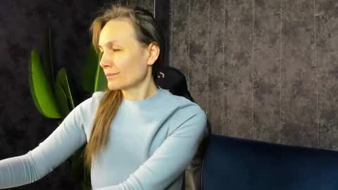 lillian_white1 online show from April 17, 12:57 am