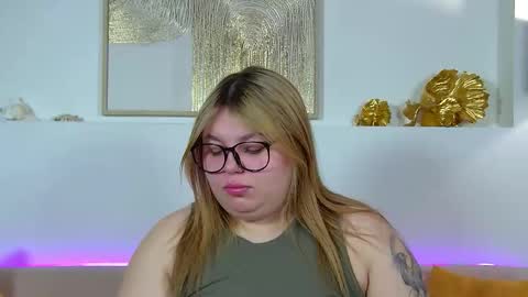 Snapshot of lillianhaig chatting on January 15, 6:44 pm LillianHaig online show from January 15, 6:44 pm