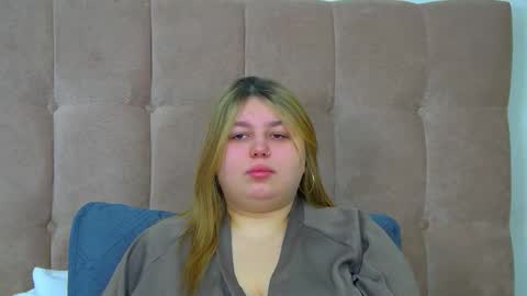 Snapshot of lillianhaig chatting on February 1, 6:45 am LillianHaig online show from February 1, 6:45 am