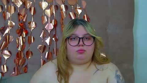 Snapshot of lillianhaig chatting on February 13, 7:10 pm LillianHaig online show from February 13, 7:10 pm