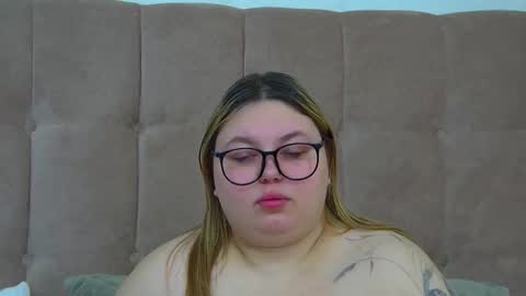 Snapshot of lillianhaig chatting on February 25, 6:28 pm LillianHaig online show from February 25, 6:28 pm