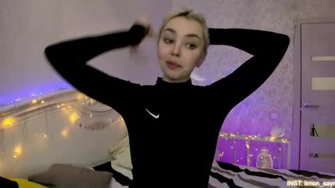 LilliMoore online show from February 3, 6:22 am