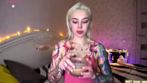 LilliMoore online show from February 14, 11:12 pm