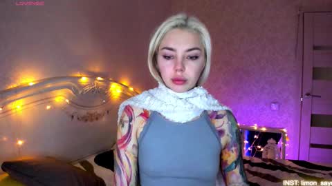 LilliMoore online show from February 19, 11:01 pm