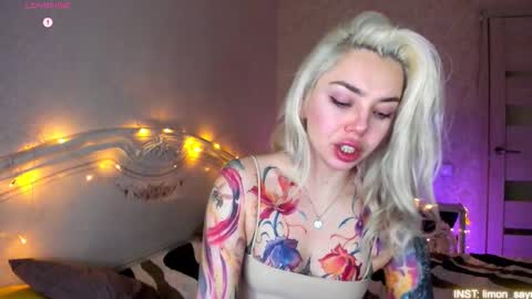 LilliMoore online show from February 21, 11:39 pm