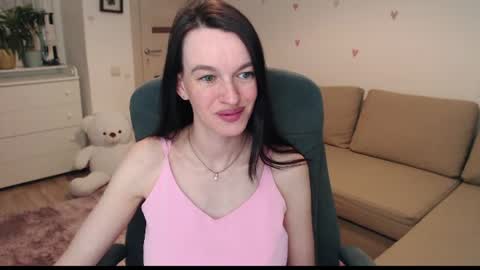 Snapshot of lilliyves chatting on July 18, 10:13 pm lilliyves online show from July 18, 10:13 pm