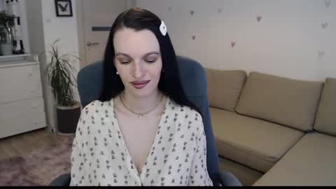 Snapshot of lilliyves chatting on July 20, 4:53 pm lilliyves online show from July 20, 4:53 pm
