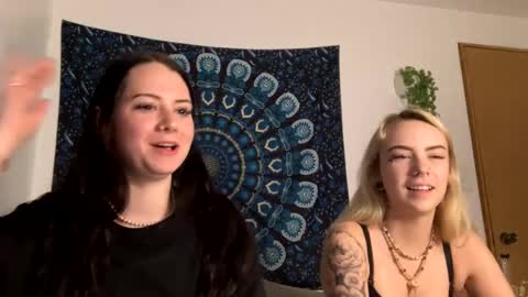 lillstephanie online show from October 5, 4:44 am
