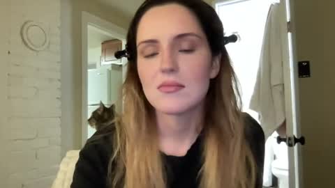 lilly_adams88 online show from June 18, 2:56 am