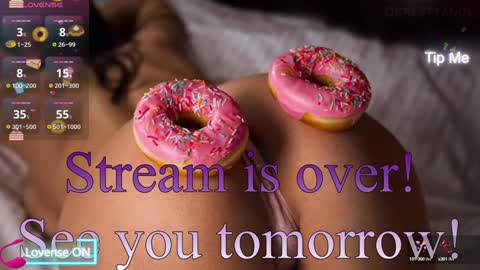 Snapshot of lilly_black888 chatting on January 22, 4:23 am Lilly online show from January 22, 4:23 am