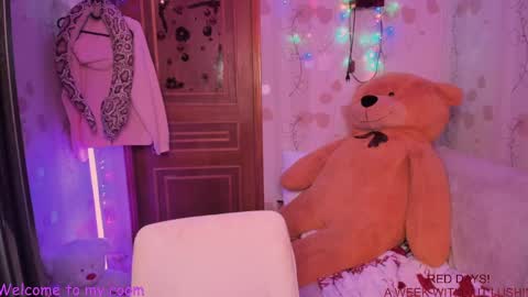 Snapshot of lilly_black888 chatting on February 18, 10:03 pm Lilly online show from February 18, 10:03 pm