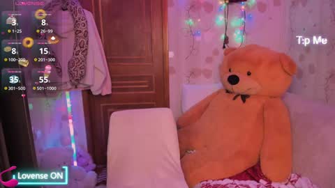 Snapshot of lilly_black888 chatting on March 1, 2:48 am Lilly online show from March 1, 2:48 am