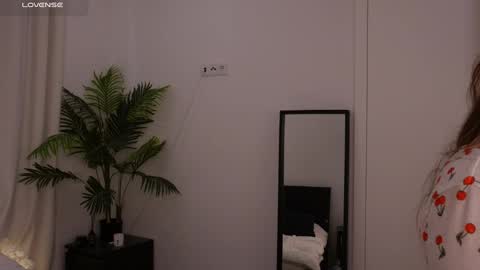 Lilly Colins online show from January 18, 2:55 pm