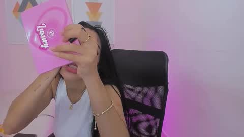 Snapshot of lilly_denson8 chatting on November 15, 3:52 pm Sweety Lilly Love online show from November 15, 3:52 pm