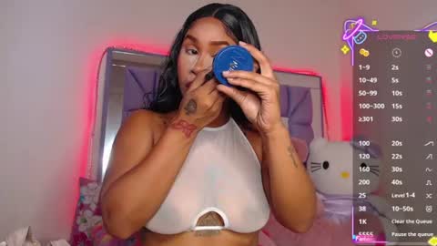 Snapshot of lilly_jackson chatting on July 4, 10:27 pm Queen Qos. online show from July 4, 10:27 pm
