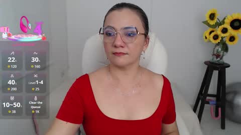 Snapshot of lilly_milf chatting on October 14, 2:29 pm Lilly online show from October 14, 2:29 pm