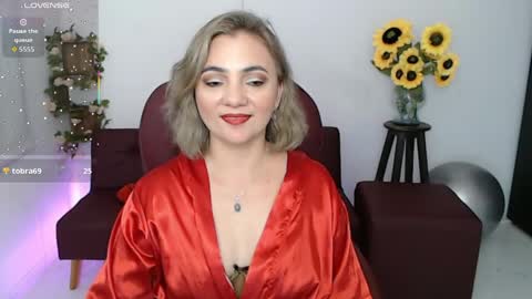 Snapshot of lilly_milf chatting on April 26, 3:10 pm Lilly online show from April 26, 3:10 pm