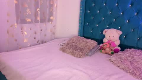 Snapshot of lilly_peach22 chatting on April 26, 4:10 am Lilly Peach online show from April 26, 4:10 am