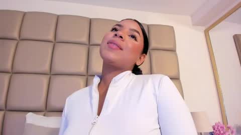 Snapshot of lilly_williamss chatting on May 9, 8:52 am Lilly online show from May 9, 8:52 am