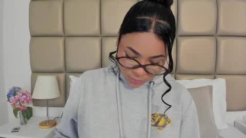 Snapshot of lilly_williamss chatting on June 4, 3:56 am Lilly online show from June 4, 3:56 am