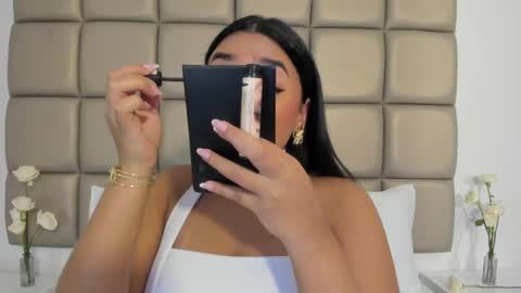 Snapshot of lilly_williamss chatting on June 5, 4:41 am Lilly online show from June 5, 4:41 am