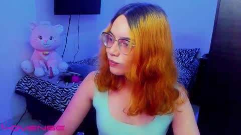 Snapshot of lillykittyy chatting on September 24, 4:54 pm Lilly3 online show from September 24, 4:54 pm