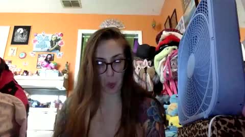 hi guys im back on here 3 online show from May 28, 5:43 pm