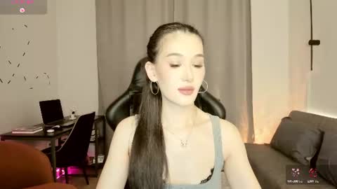 Snapshot of lillymighty chatting on July 1, 5:34 pm Lilly online show from July 1, 5:34 pm