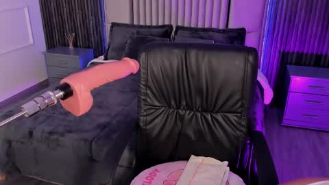 Lilly Ortiz online show from March 5, 4:24 pm