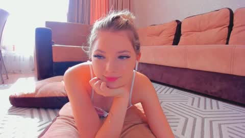 Snapshot of liloneforyou chatting on February 9, 8:33 am Semmy online show from February 9, 8:33 am