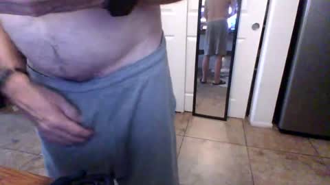 lilpackage69 online show from July 15, 7:08 pm
