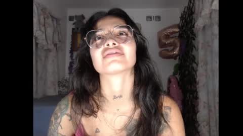 lil palacio online show from December 11, 10:49 pm