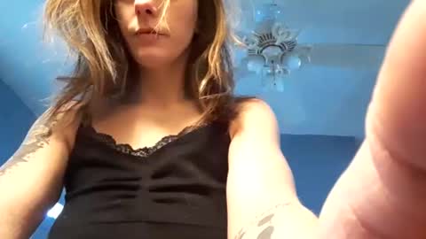 lilsirens11ut online show from December 4, 4:38 pm