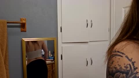 lilsirens11ut online show from January 17, 10:02 pm