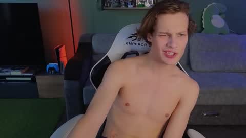 Snapshot of lilteddyboy chatting on October 11, 1:42 pm lilteddyboy online show from October 11, 1:42 pm