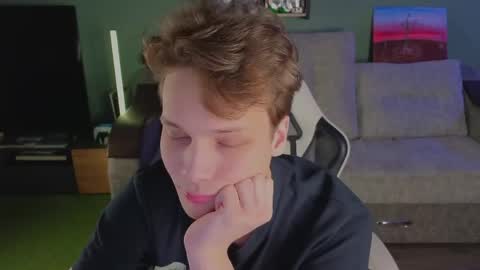 lilteddyboy online show from April 4, 6:49 pm