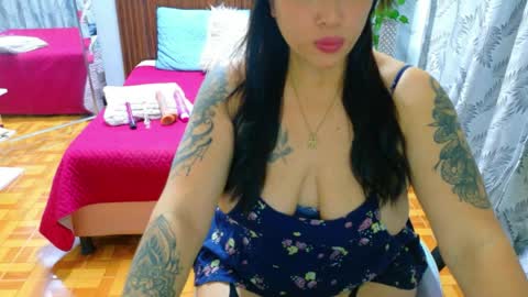 lilu online show from April 7, 2:01 am