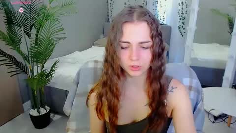 Snapshot of lilu__moon chatting on January 16, 6:39 am lilu__moon online show from January 16, 6:39 am
