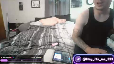 Snapshot of lilvioletxxx chatting on June 11, 10:19 pm Little Violet online show from June 11, 10:19 pm