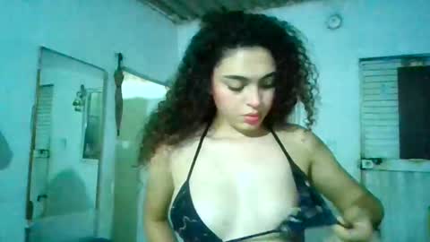 Snapshot of lily_anal_squirt chatting on January 25, 1:54 am lily_anal_squirt online show from January 25, 1:54 am