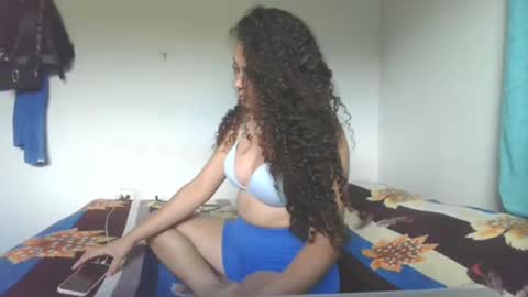 Snapshot of lily_anal_squirt chatting on November 27, 9:17 pm lily_anal_squirt online show from November 27, 9:17 pm