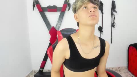 Lily and Lina online show from November 26, 12:06 pm