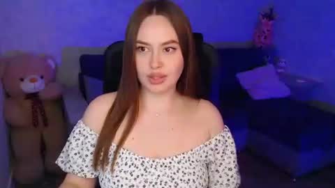 Snapshot of lily_baker_ chatting on April 25, 1:41 pm lily_baker_ online show from April 25, 1:41 pm