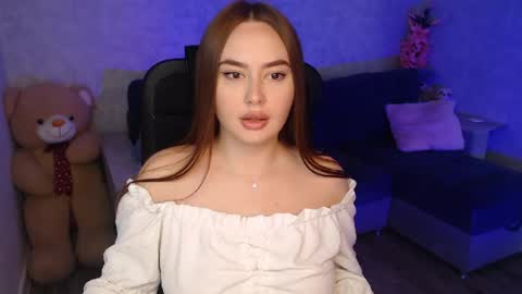 lily_baker_ online show from June 25, 7:35 am