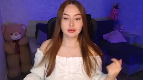 lily_baker_ online show from July 15, 8:19 am