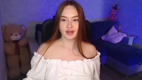 lily_baker_ online show from July 17, 7:37 am